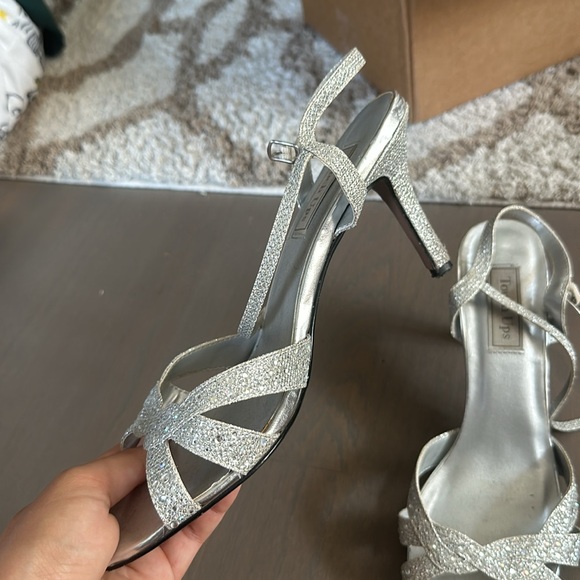 Sparkly silver heels - Picture 2 of 3